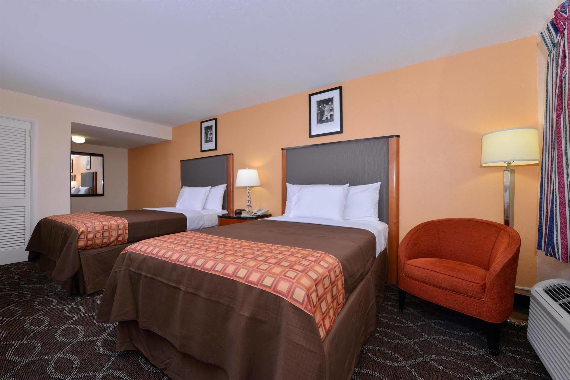 Motel & Media