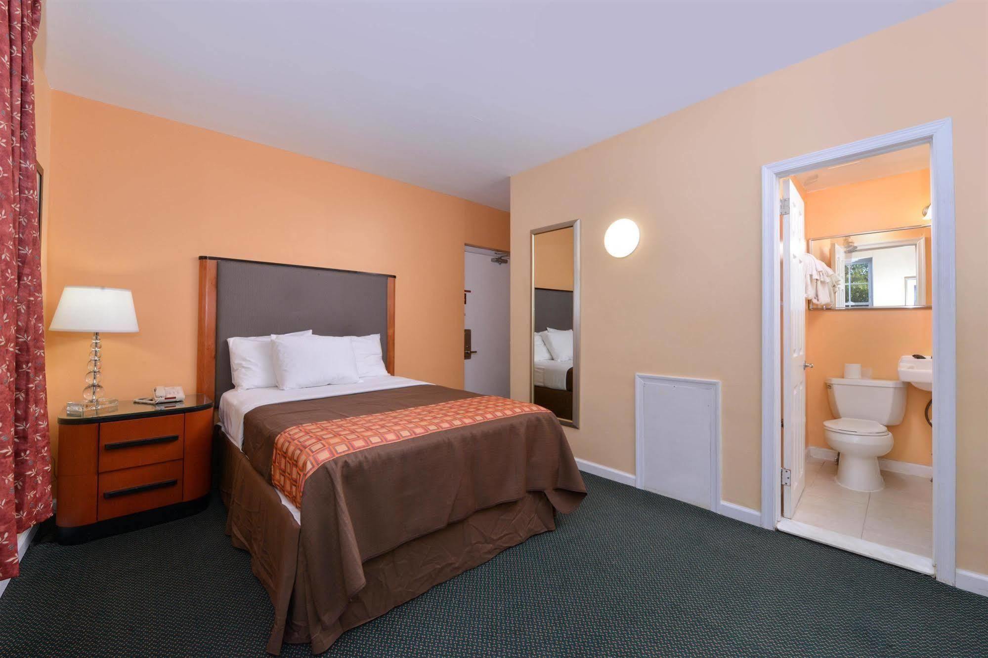 Motel &